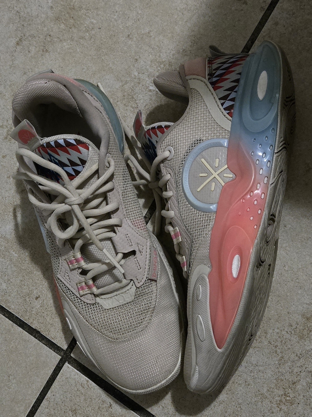 Li-ning Way Light Tan Athletic Sneakers with Pastel Accent Sole